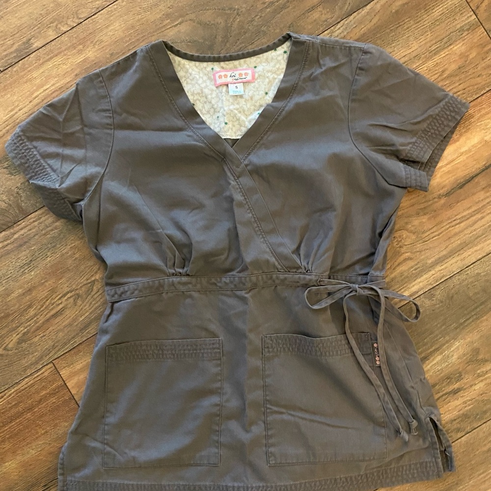 Scrub tops size small. Used good condition